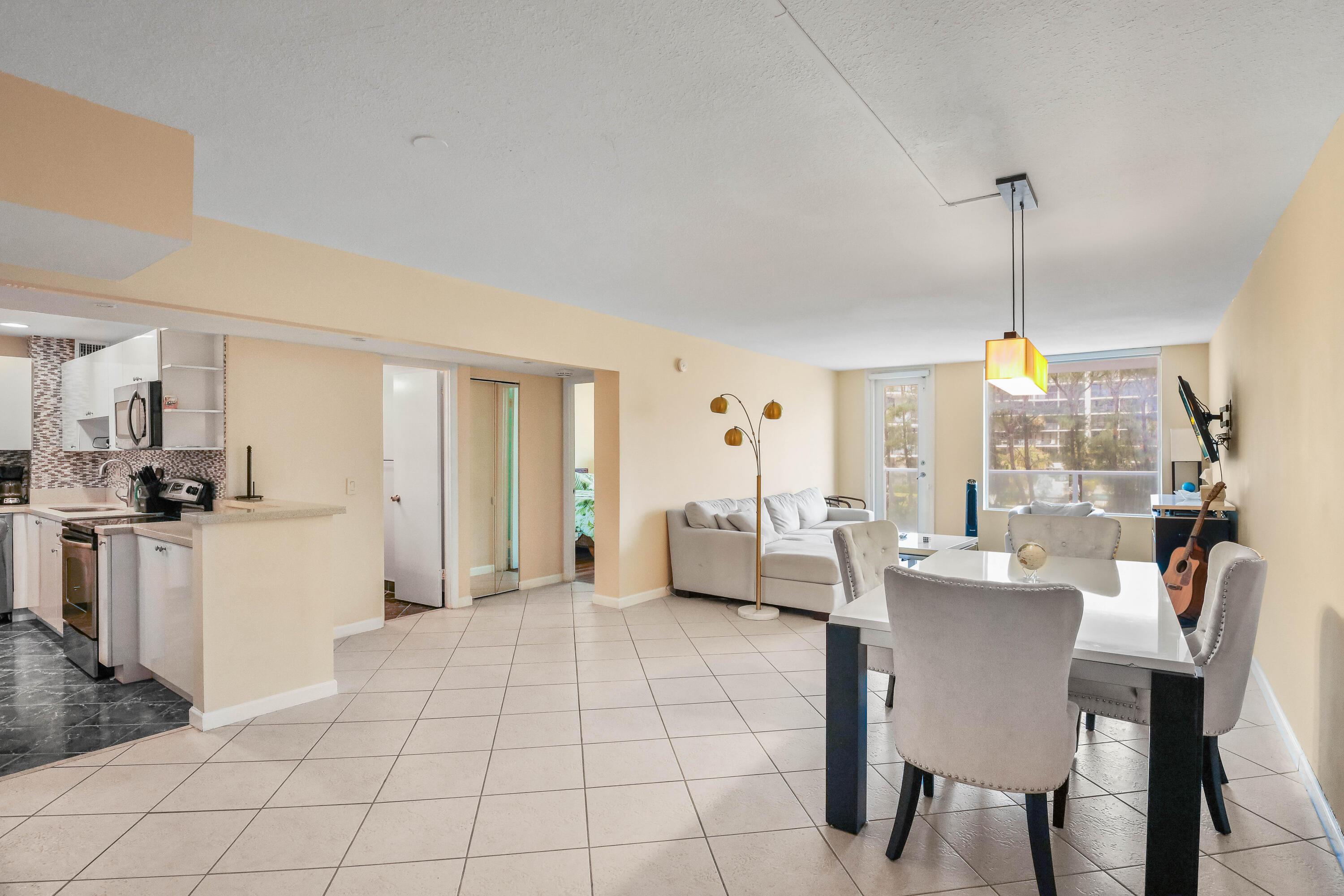 Image 3: living room