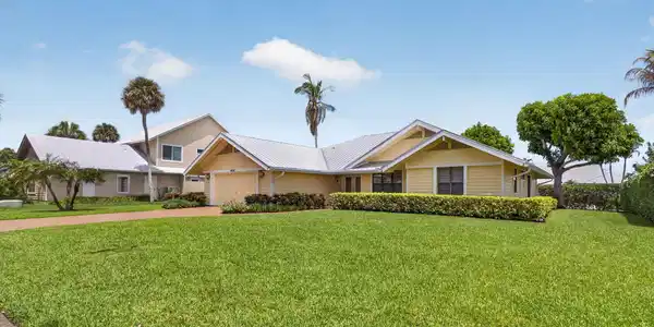 Image 2: 4-web-or-mls-5D1A5803