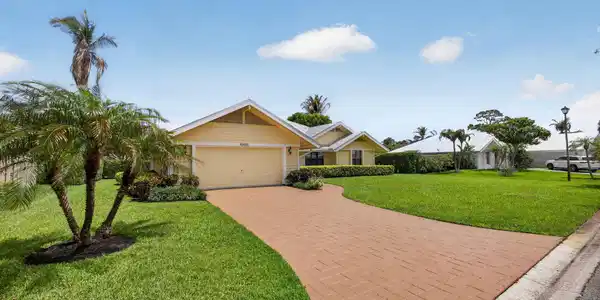 Image 4: 1-web-or-mls-5D1A5788
