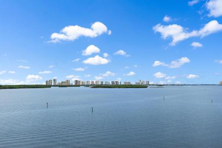 100 Lakeshore Drive SE