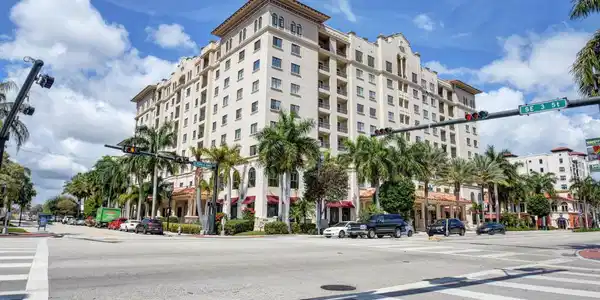 233 S Federal Highway
