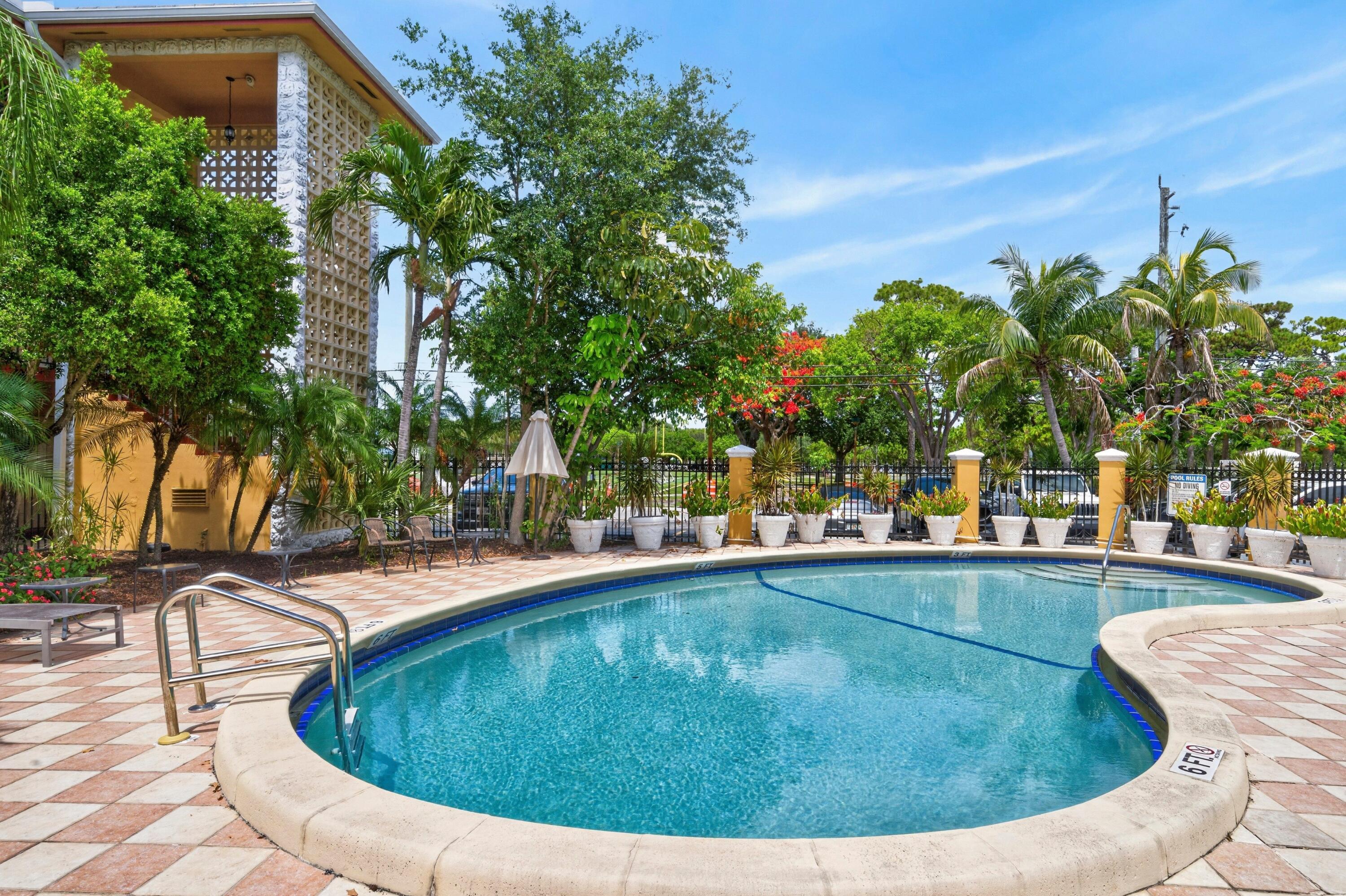 Image 2: 002-004-Community Pool-4000x2663