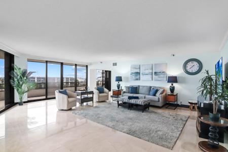 100 Lakeshore Drive