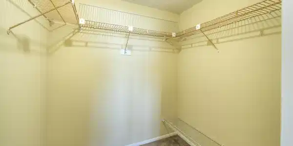Image 4: Walk-in closet