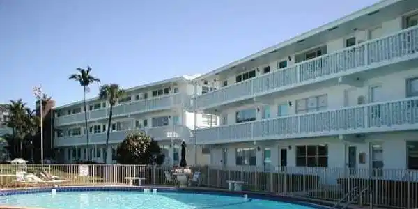 228 Hibiscus Ave