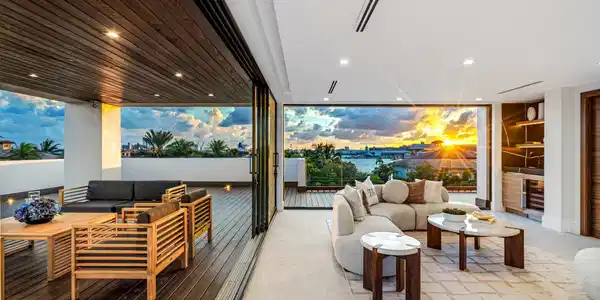 Image 4: An extraordinary third-floor terrace offering swee