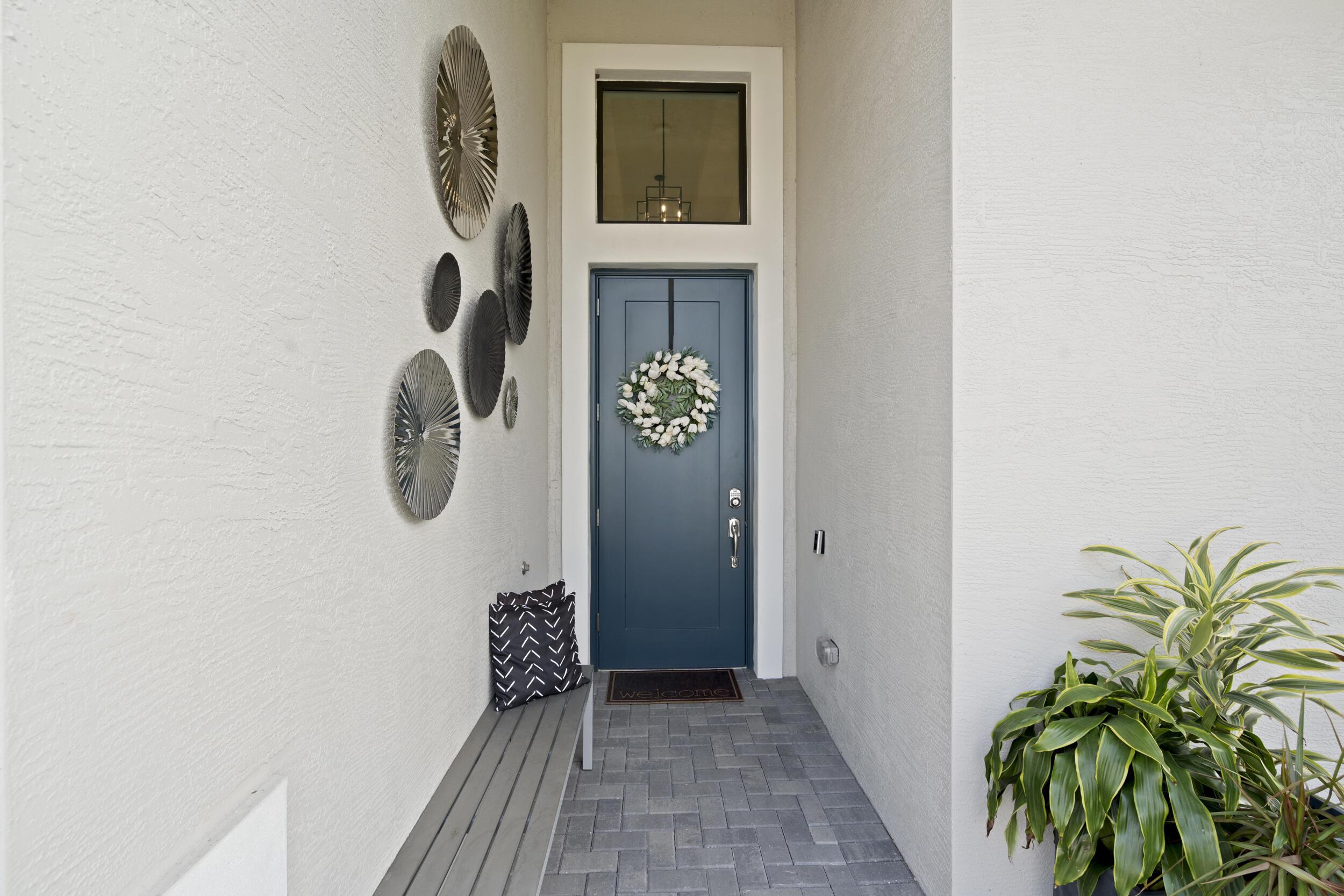 Image 3: Entry