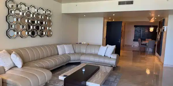 Image 3: Living room