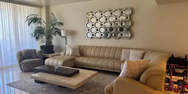 Image 4: Living room