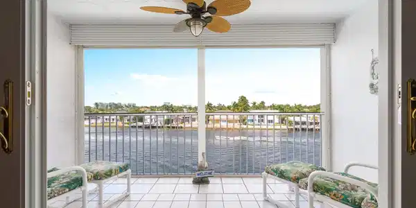 299 N Riverside Dr