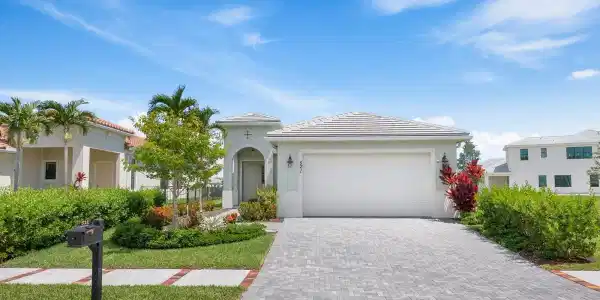 521 SE Fascino Circle