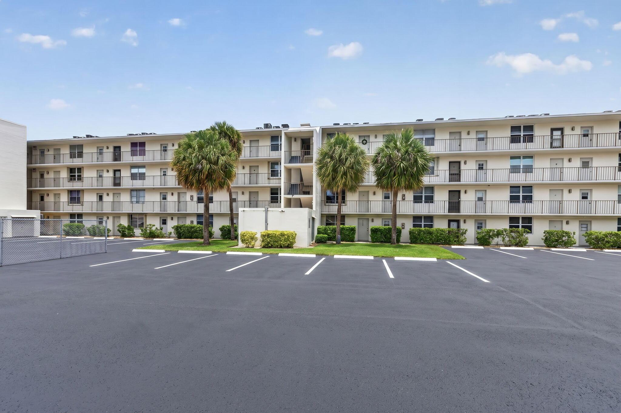 Image 1: 1-web-or-mls-8I8A5265