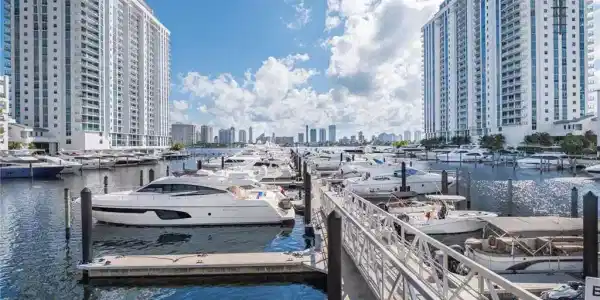 17111 Biscayne Blvd