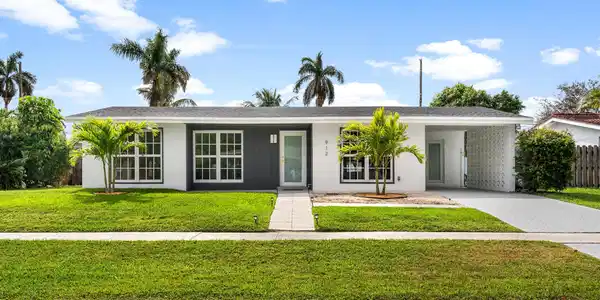 912 SE 16th Place