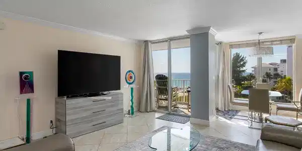 Image 2: Living Room
