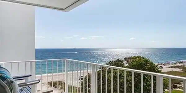 Image 4: Balcony