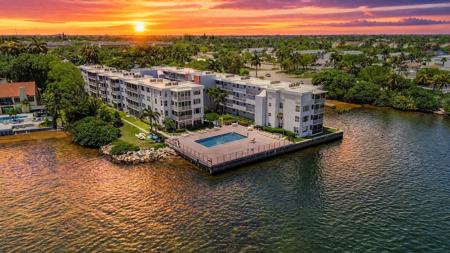 1820 New Palm Way