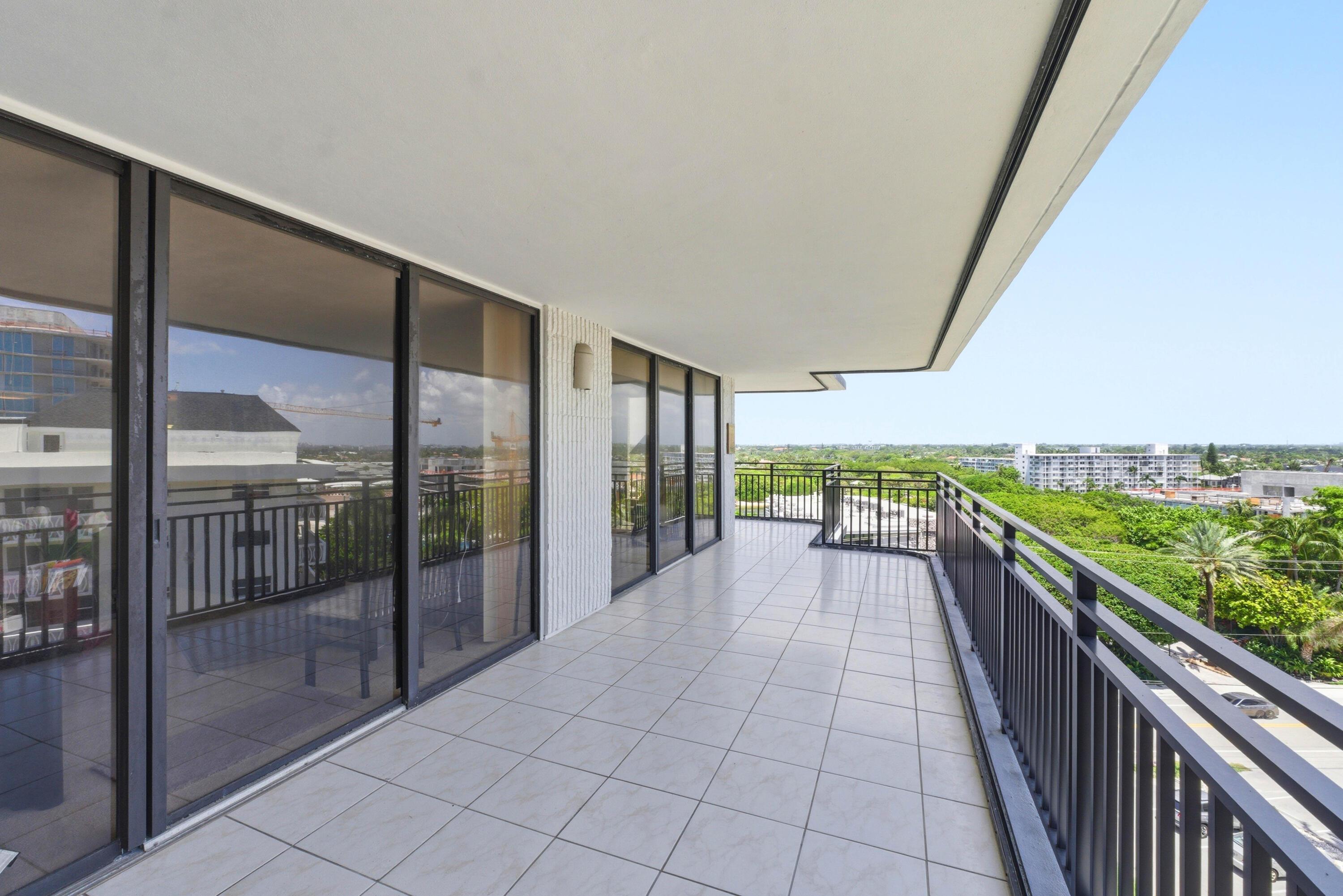 Image 4: Balcony