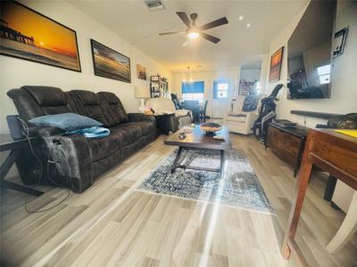 2121 NE 42nd Ct