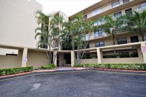896 N Federal Highway