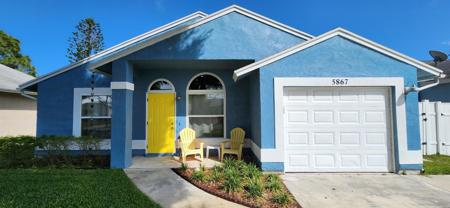 5867 SE Mitzi Lane
