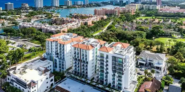 475 E Royal Palm Road