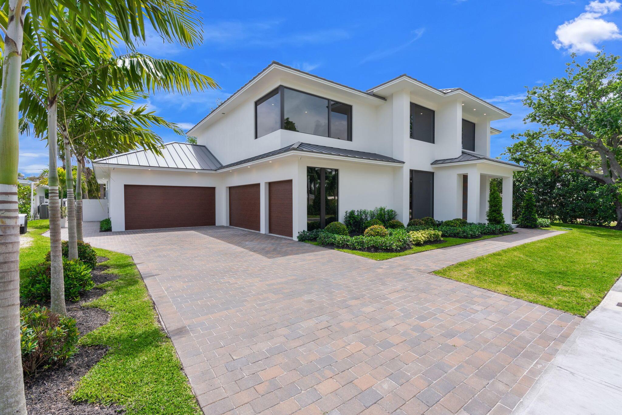 Image 4: 4-web-or-mls-2406 NE 13th Ct Fort Lauder