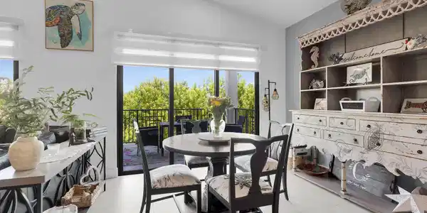Image 4: DINING AREA