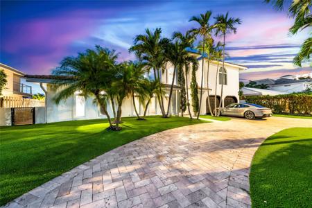 11 Castle Harbor Is