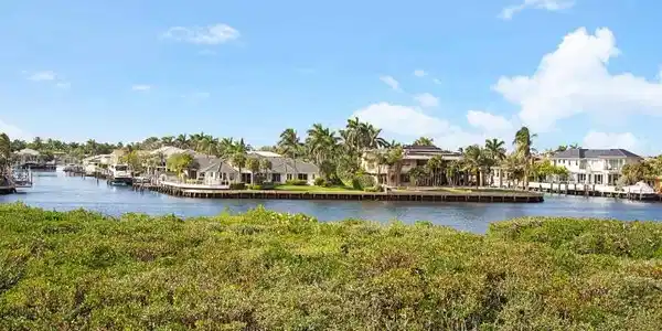 Image 4: villa costa water 2