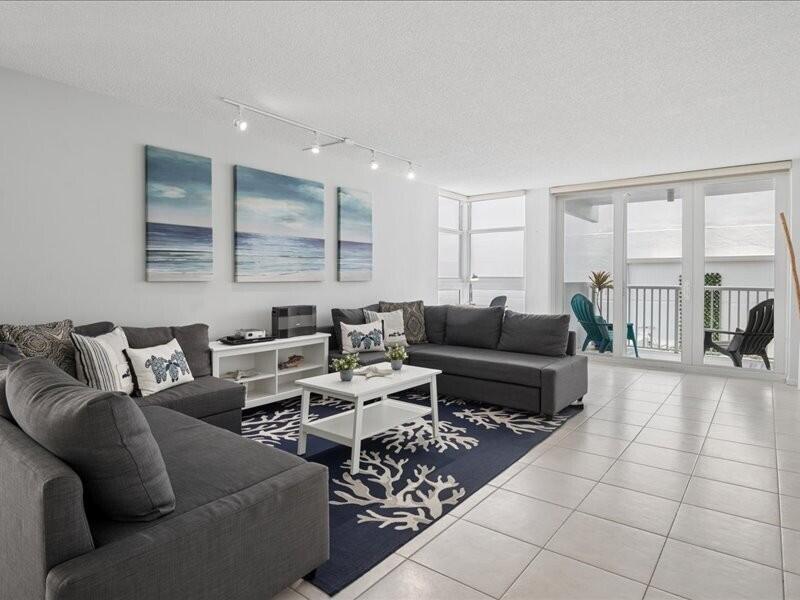 Image 3: Livingroom