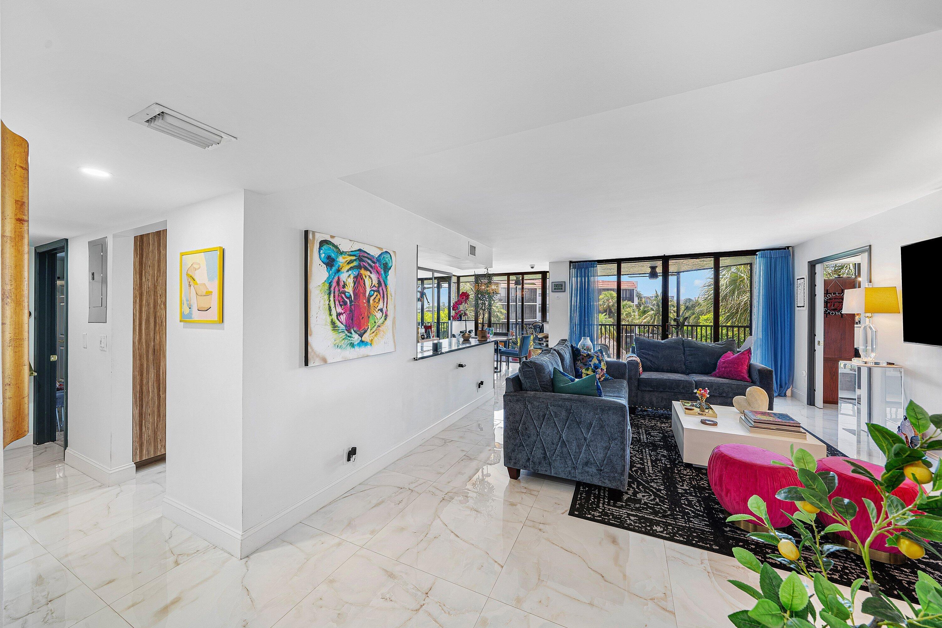 Image 4: 003-800JefferyStreet-307-BocaRaton-FL-33