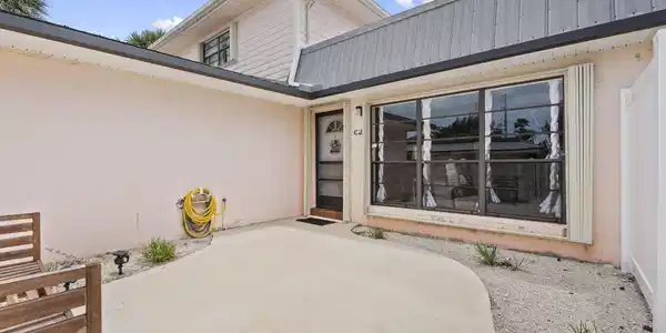 Image 2: 20-web-or-mls-DSC00576
