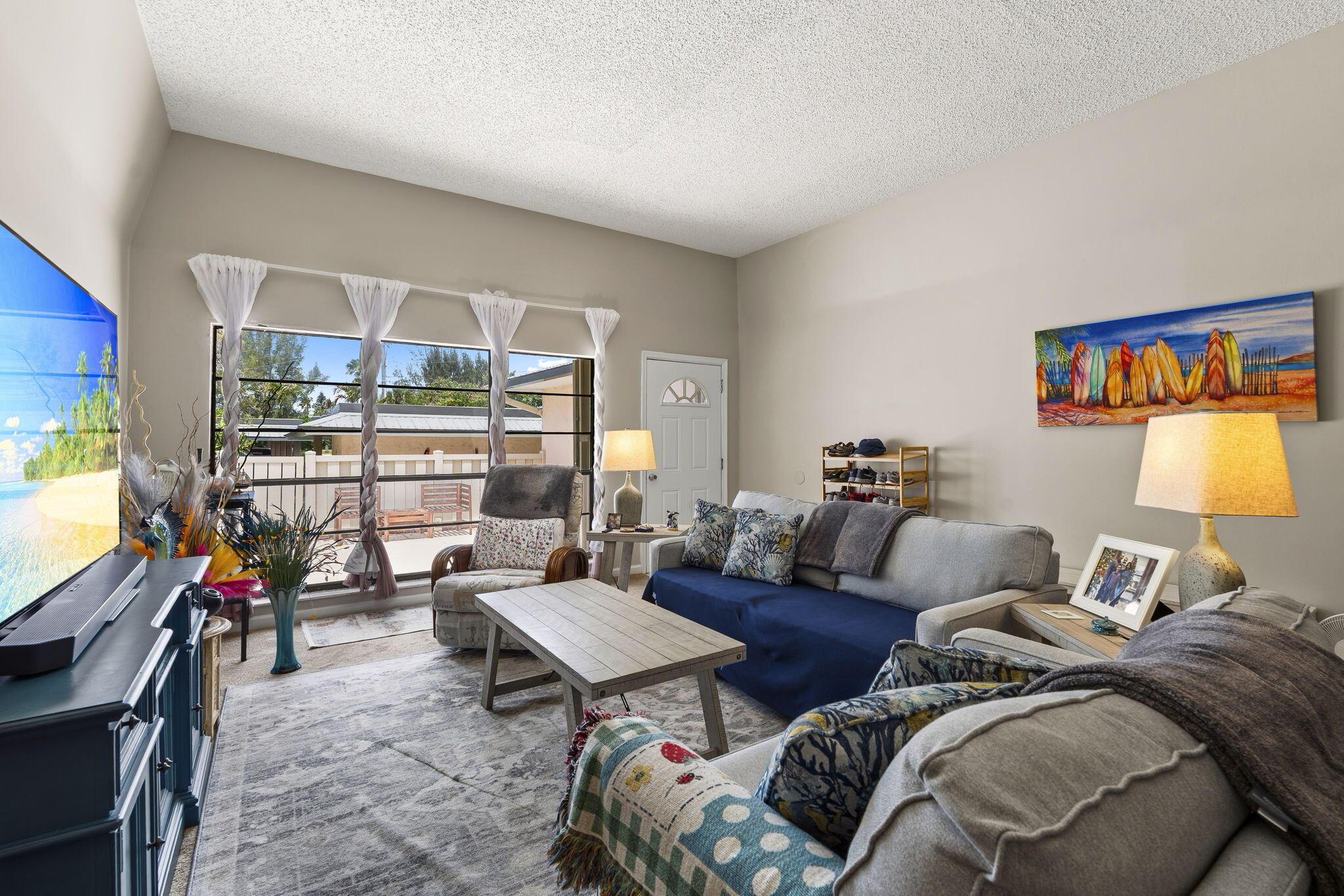 Image 4: 32-web-or-mls-DSC00490