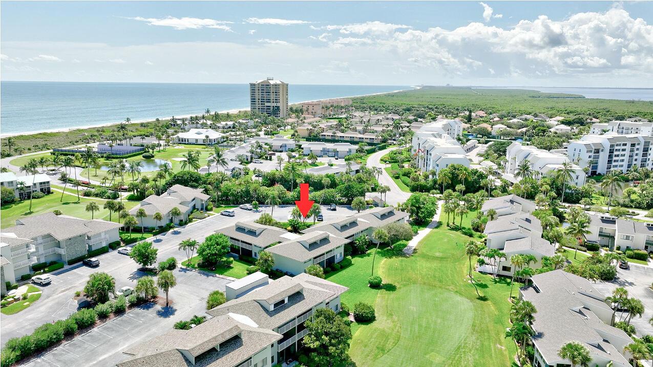 Image 2: NESTLED BETWEEN THE OCEAN & THE INTRACOA