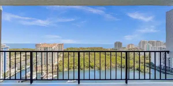 Image 2: Amazing views of the ocean, Intracoastal and Bonne