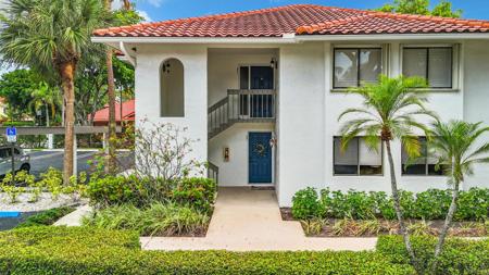60 Pelican Pointe Drive