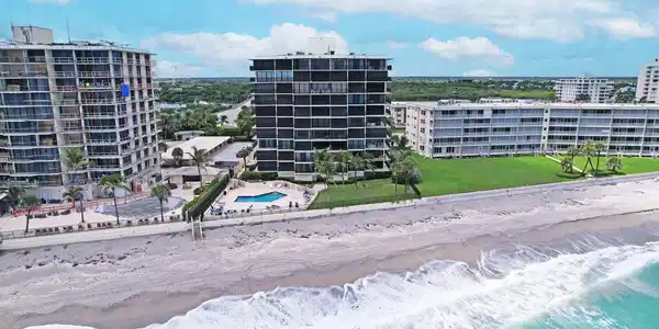 Image 3: 03_Aerial_3_mls