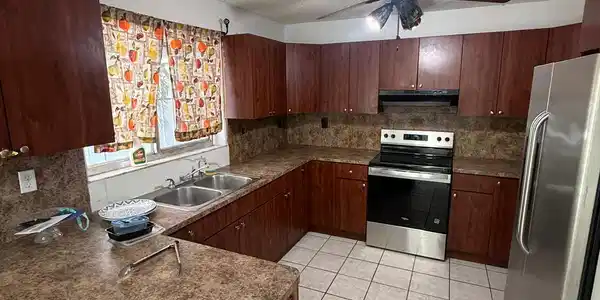 Image 2: kitchen