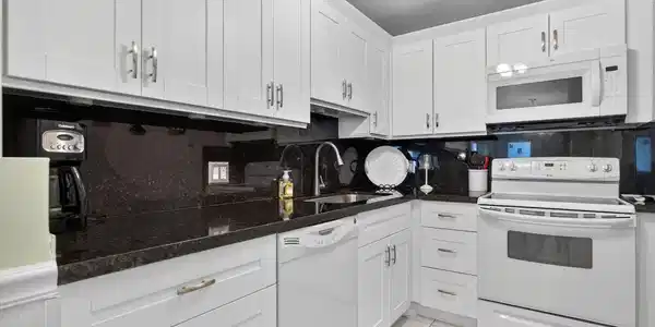 Image 4: Photo 3