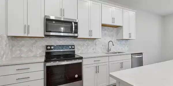Image 4: 17-web-or-mls-5P1A4851