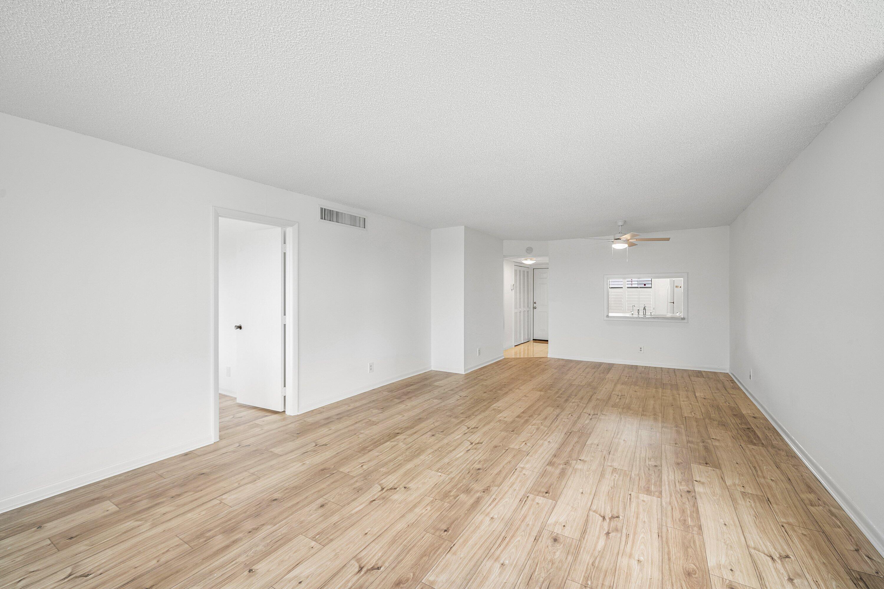 Image 4: 005-921GardeniaDrive-370-DelrayBeach-FL-