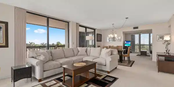 Image 4: Living & Dining Room