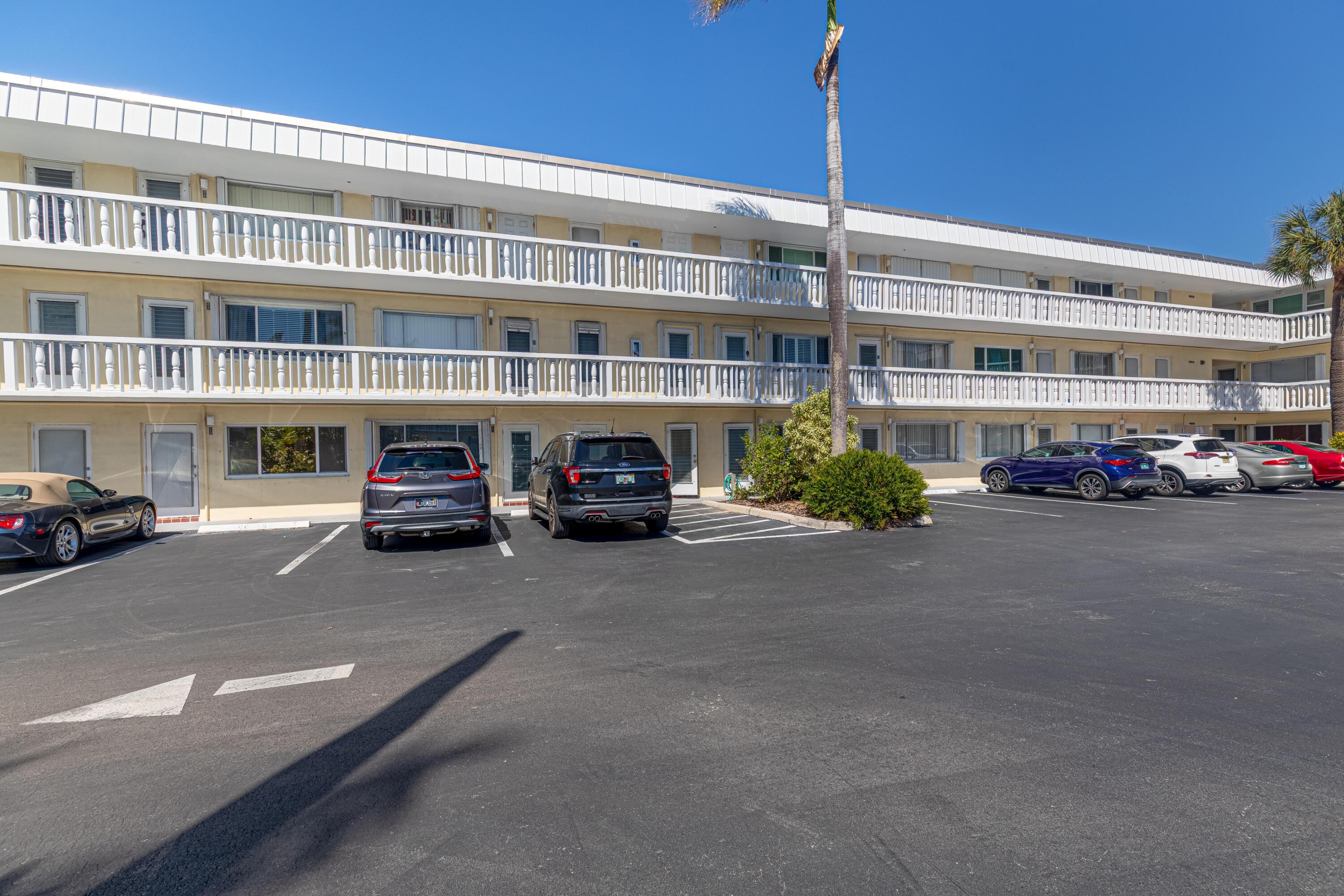 Image 3: Front Building (1)