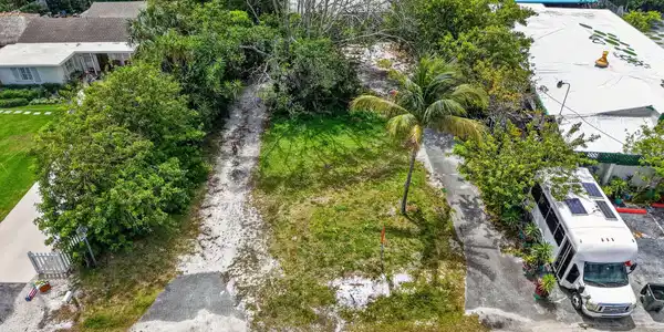 Image 3: 3-web-or-mls-DJI_20260415123905_0251_D