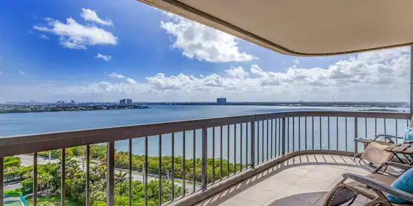 Image 4: 38-web-or-mls-5D1A8007_HDR