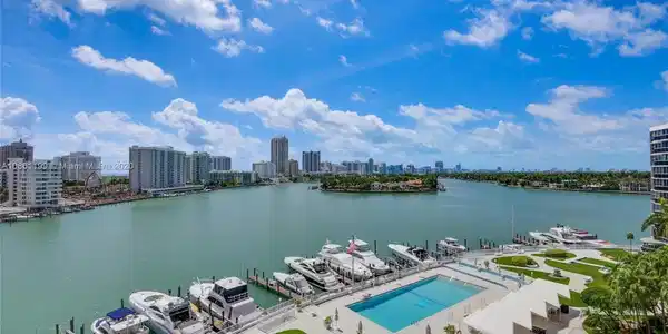 900 Bay Drive