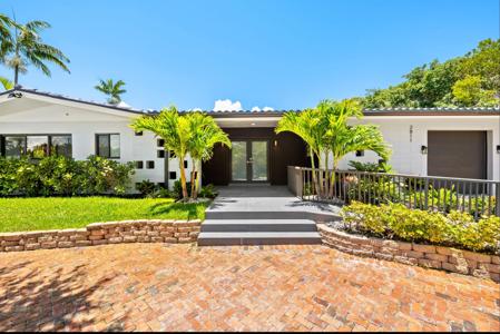 2811 NE 53rd Court