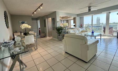 2841 N Ocean Blvd