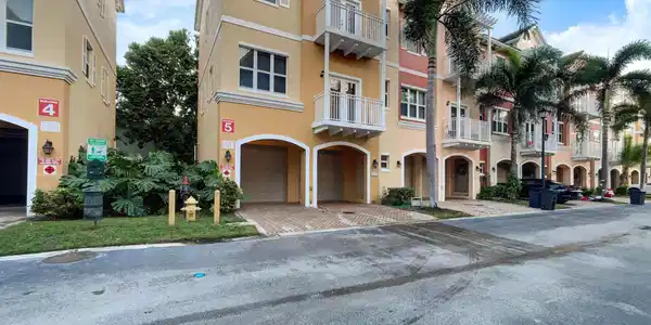 2337 Vintage Drive